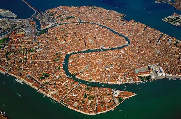 7.) Venesia (Italia)