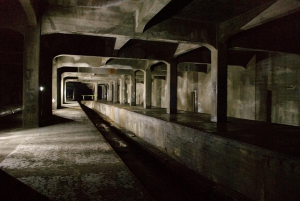 17.) Cincinnati Abandoned Subway (Ohio): Ada rencana untuk membangun sistem kereta bawah tanah di Cincinnati pada awal 1900-an. Kota telah kehabisan uang, tetapi terowongan yang dibangun masih terbuka di bawah kota dan labirinnya belum dieksplorasi.