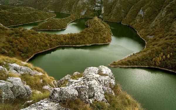 25. Ngarai Sungai Uvac, Serbia
