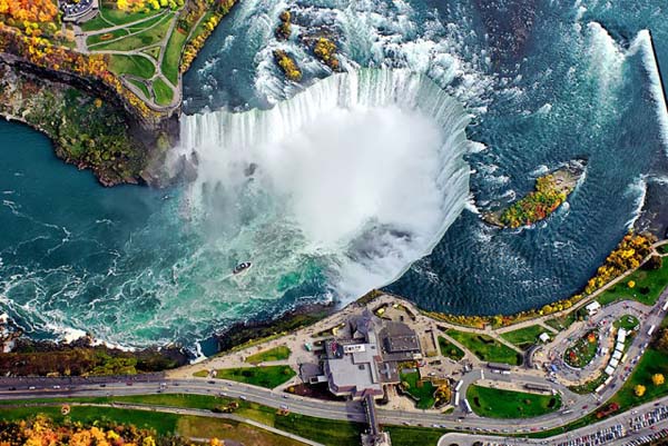 1.) Air Terjun Niagara (Kanada)